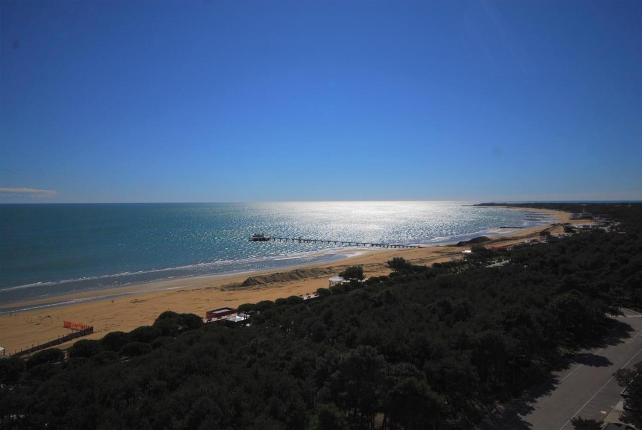 Residence Excelsior Lignano Sabbiadoro Exterior photo