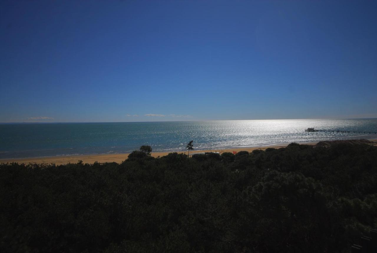 Residence Excelsior Lignano Sabbiadoro Exterior photo
